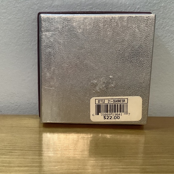 Madison & MAX pierced Earrings Flowers 🌸 - Picture 2 of 5